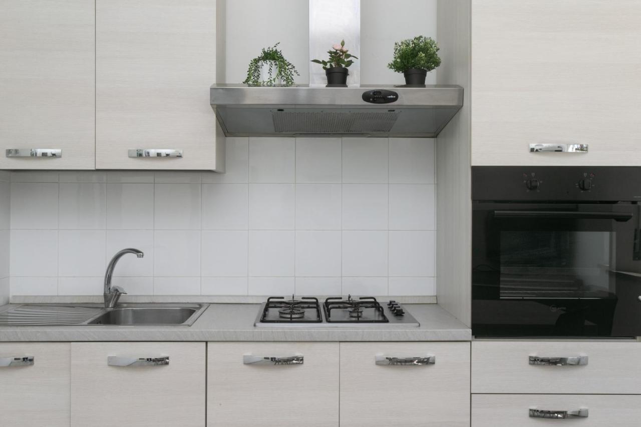 N050 - Numana, Trilocale In Centro Con Portico E Posto Auto Apartment ภายนอก รูปภาพ