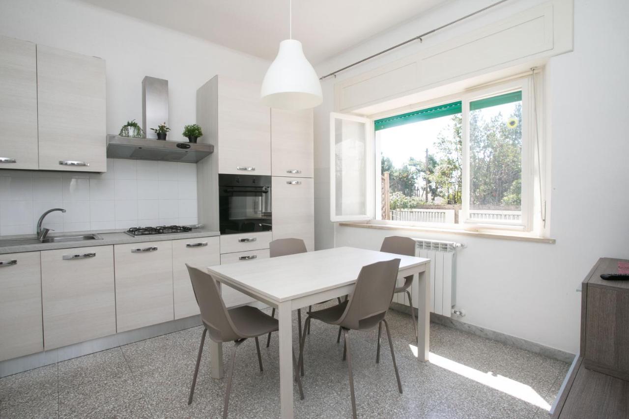 N050 - Numana, Trilocale In Centro Con Portico E Posto Auto Apartment ภายนอก รูปภาพ