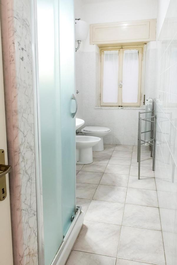 N050 - Numana, Trilocale In Centro Con Portico E Posto Auto Apartment ภายนอก รูปภาพ
