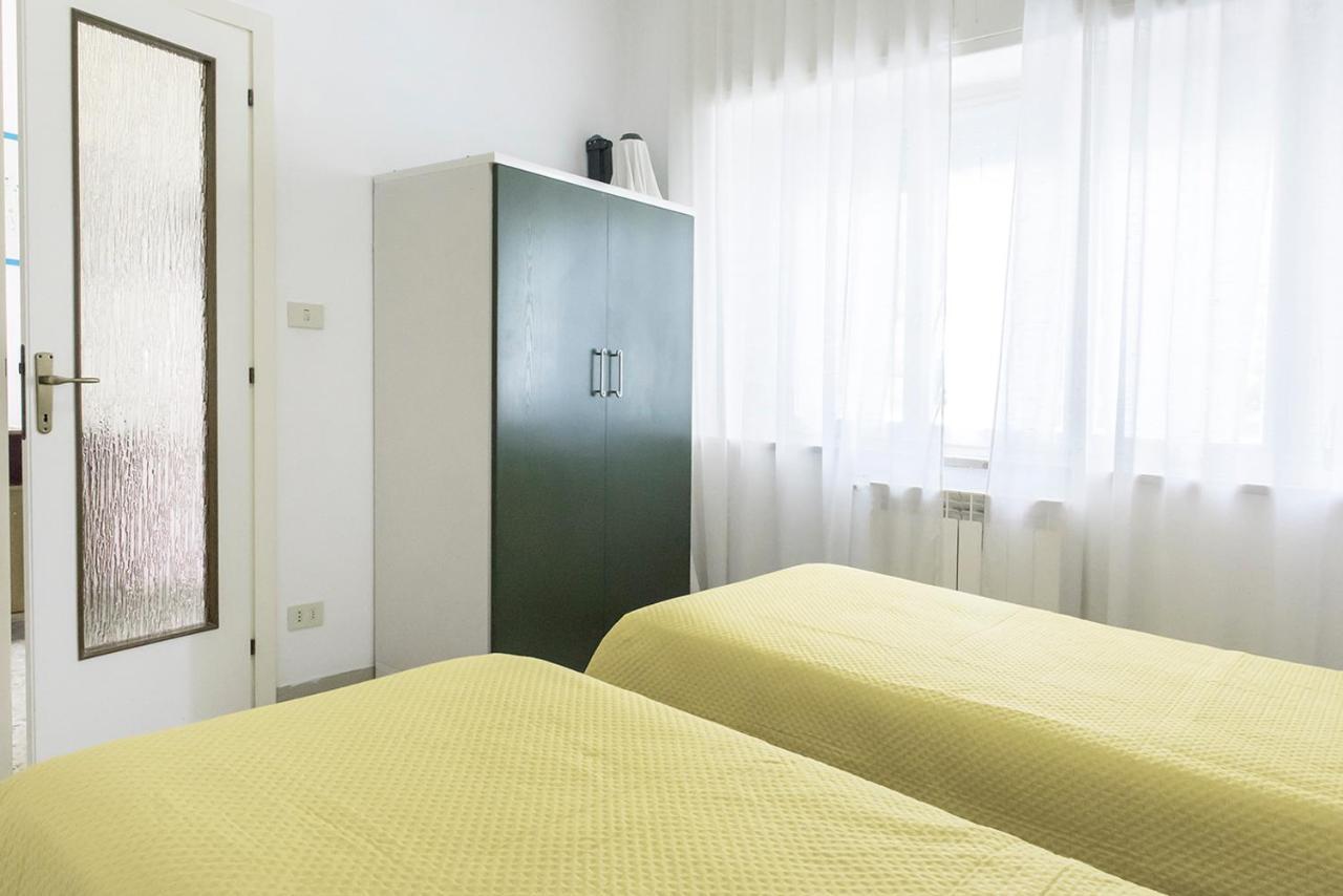 N050 - Numana, Trilocale In Centro Con Portico E Posto Auto Apartment ภายนอก รูปภาพ
