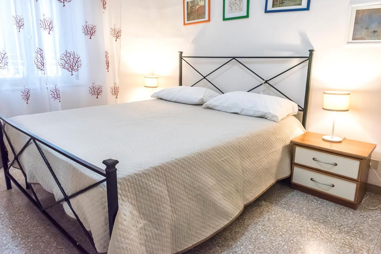 N050 - Numana, Trilocale In Centro Con Portico E Posto Auto Apartment ภายนอก รูปภาพ