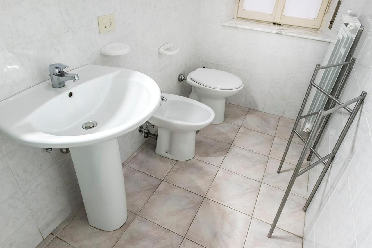 N050 - Numana, Trilocale In Centro Con Portico E Posto Auto Apartment ภายนอก รูปภาพ